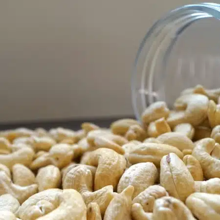 Hele-cashews-dehorecabox-noten-pitten-zaden-gezond