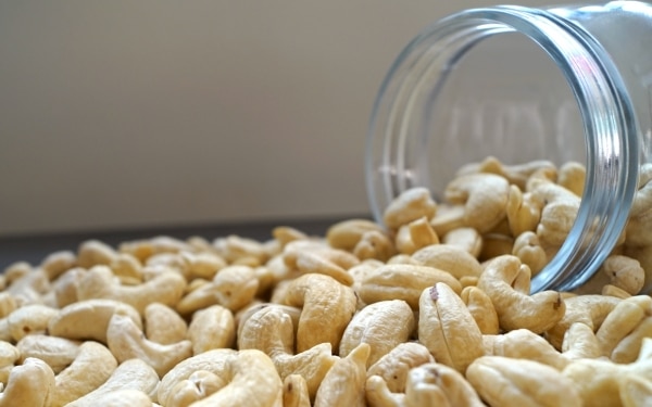Hele-cashews-dehorecabox-noten-pitten-zaden-gezond